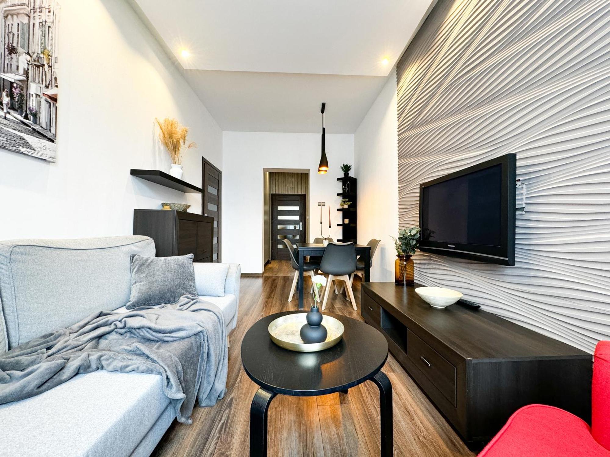 Modern Design, Heart Of Wroclaw! Parking, Near Tram Apartment *